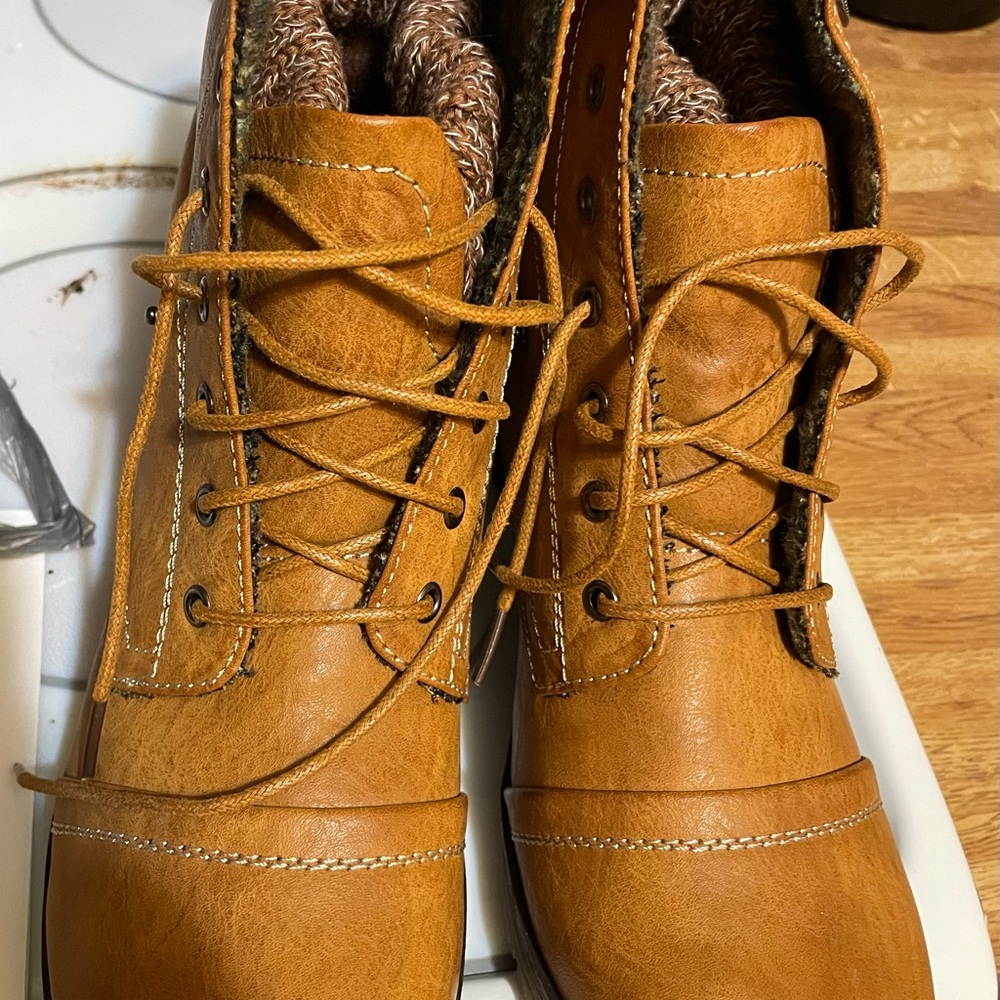 NWOT Tan Lace-Up Boots - size 11